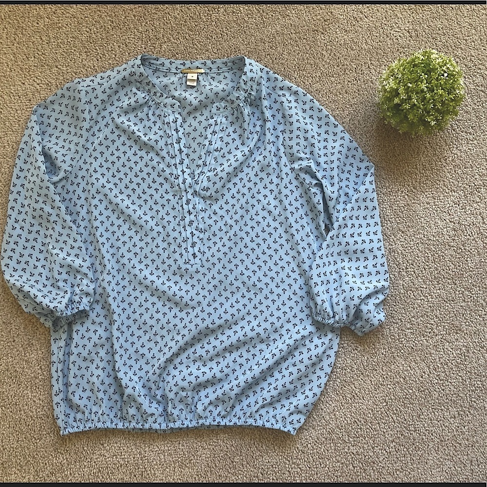 Dana Buchman 3/4 Sleeve v-neck top Small